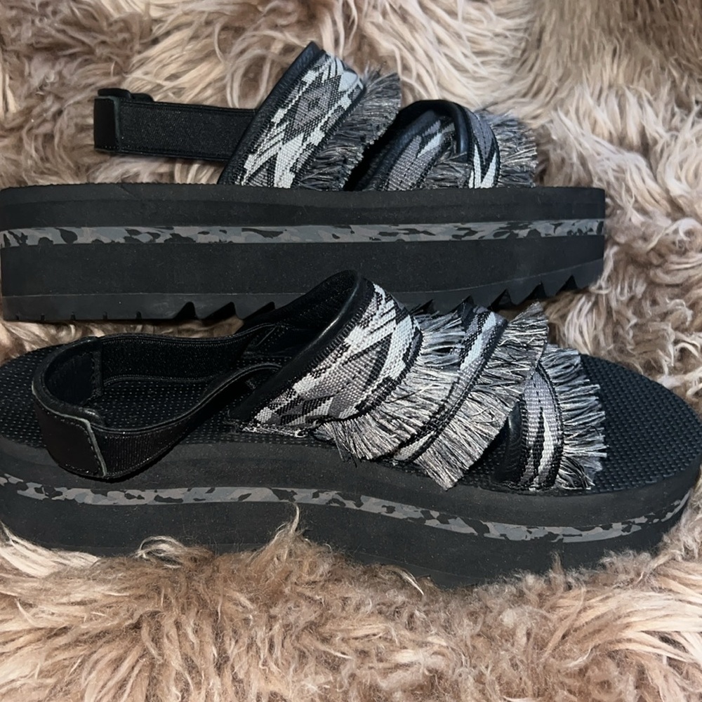 Teva Sandals size 8 - Picture 7 of 7